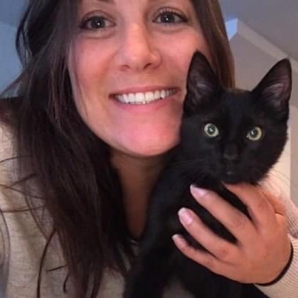 Meet your Posher, Yvonne - Picture 1 of 3